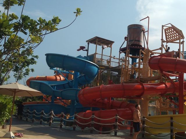 อากาศร้อนแบบนี้ไปสวนน้ำวานา นาวา หัวหิน กัน 💦