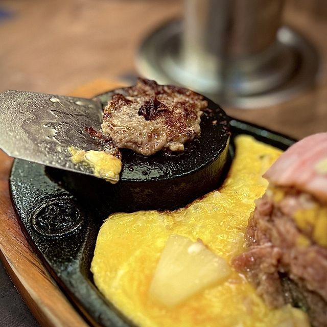 📍香港旺角｜福岡漢堡扒 · 高溫石燒和牛漢堡扒🔥 好有趣嘅燒肉體驗