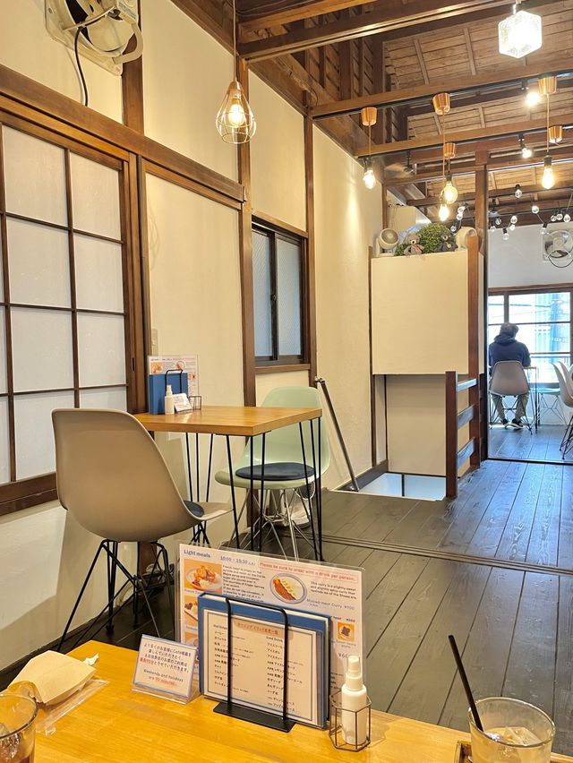 아사쿠사 감성 한가득 "Cafe Halekura"🌿