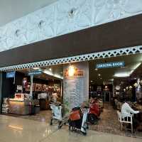 Chill @ Indo vibes popular cafe @ airport
