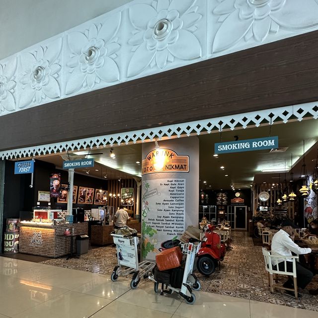 Chill @ Indo vibes popular cafe @ airport