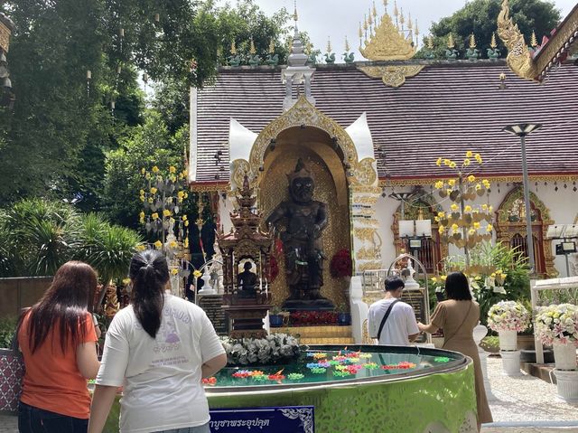 อยากขอพรเรื่องการเงิน ต้องมาวัดอุปคุต