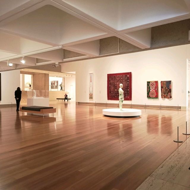 Queensland Art Gallery (QAGOMA)