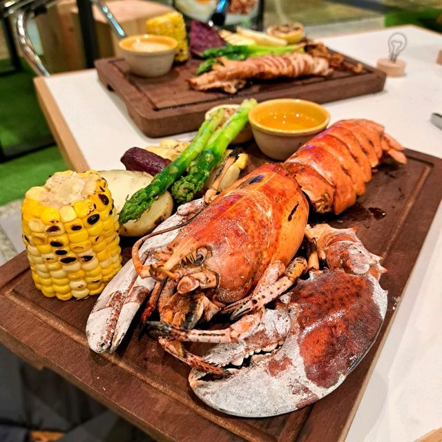 露營主題餐廳，燒朱古力棉花糖