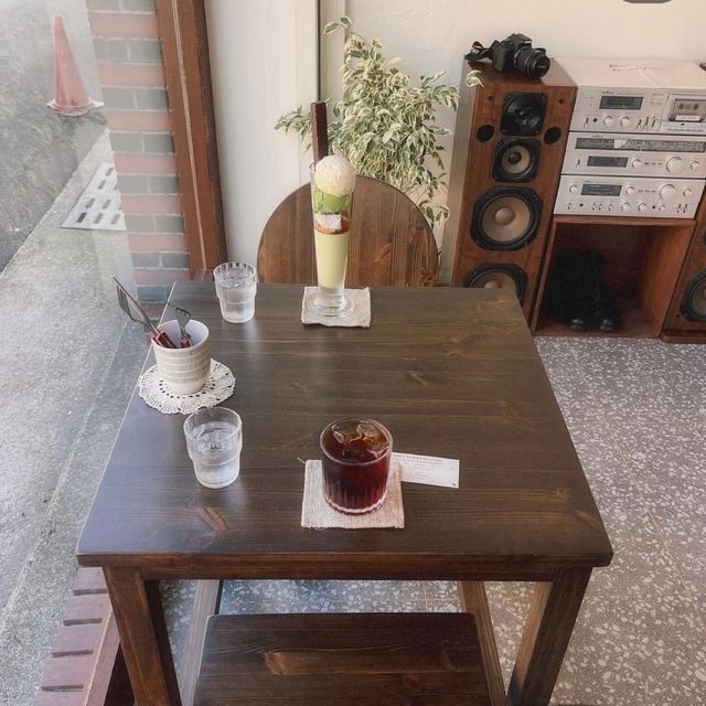 【釜山隱藏寶藏】Dip Slow Coffeebar：高品質咖啡，舒適環境，適合咖啡愛好者和甜點迷