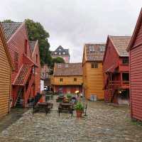 Walking along the alleys of Bryggen