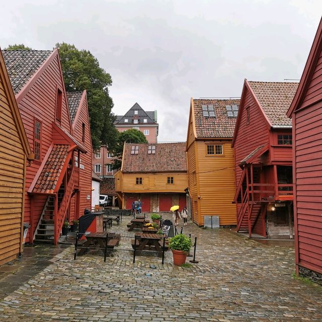 Walking along the alleys of Bryggen