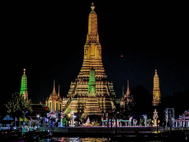 ล่องเรือบุฟเฟ่ต์ลำใหญ่ ได้ดู Vijit Chaopraya 