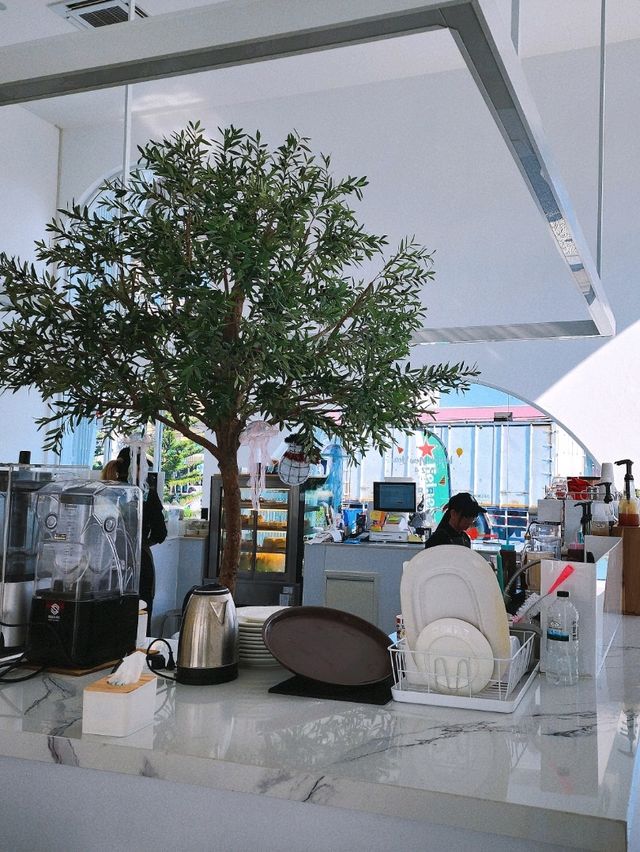 Cafe ที่เป็นมากกว่า Cafe กับร้าน Hom Samutprakan🎅