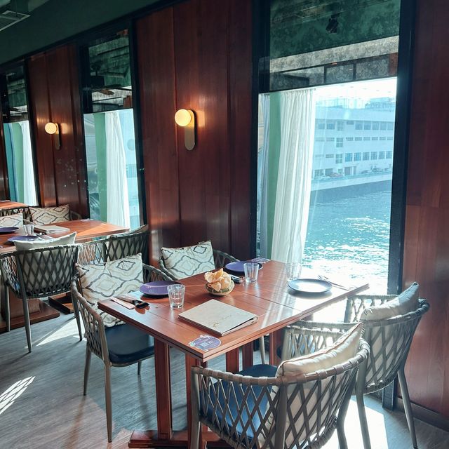 【 在維港海景旁品嘗泰式美食 】    【 在維港海景旁品嘗泰式美食 】