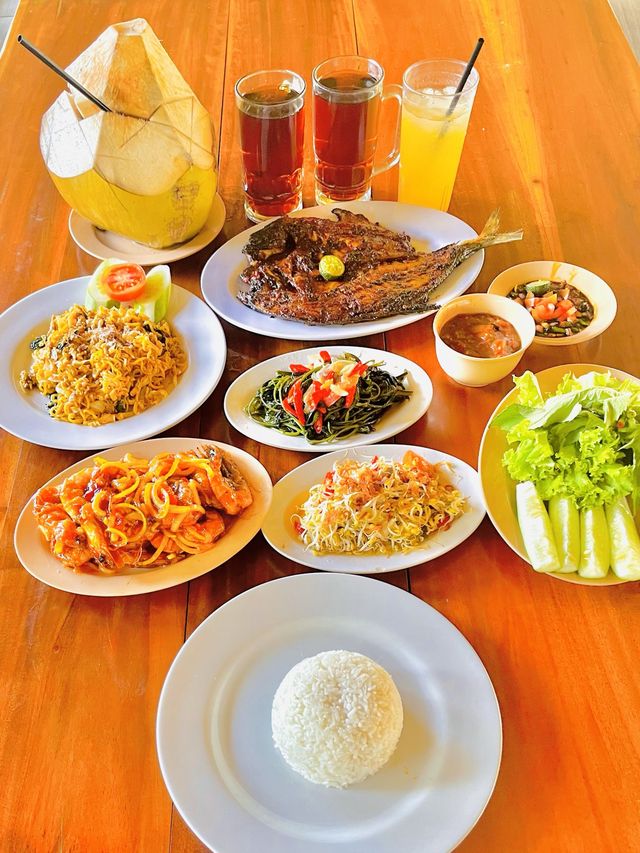 Nice Seafood Restaurant Near Carita Beach🏖️ 