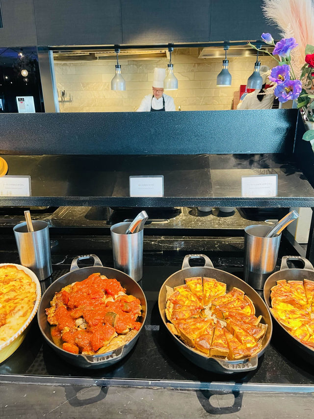 【大阪府】いちごスイーツだけじゃない！フードも美味しい「恋するいちごビュッフェ」