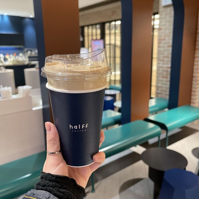 高速ターミナル駅直結！有名なクリームラテが飲めちゃう！