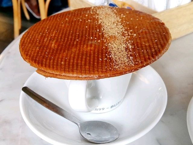 คาเฟ่ที่มีขนม Stroopwafel อร่อยมาก