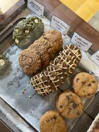 Artisanal Bakery Delights with Viavia