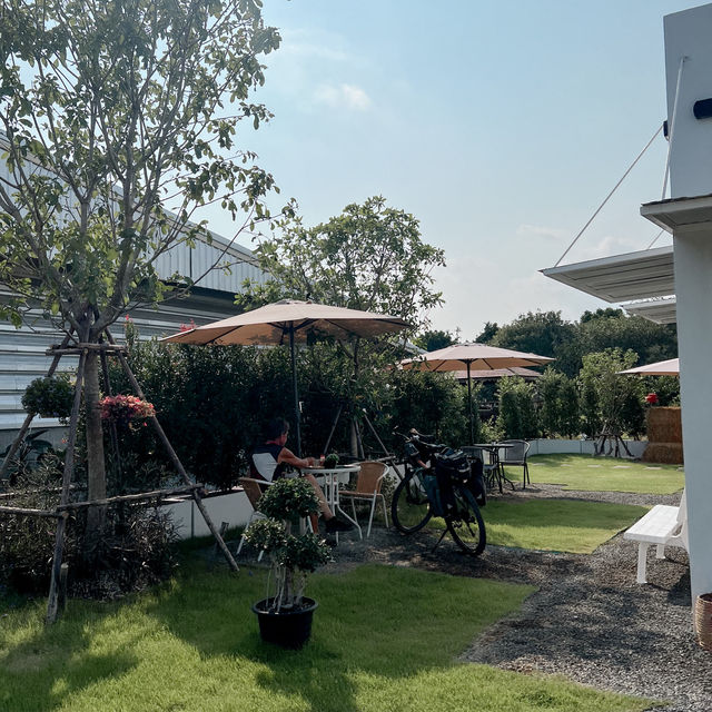 ข้างบ้านคาเฟ่ คาเฟ่เล็กๆ ในขลุง จันทบุรี