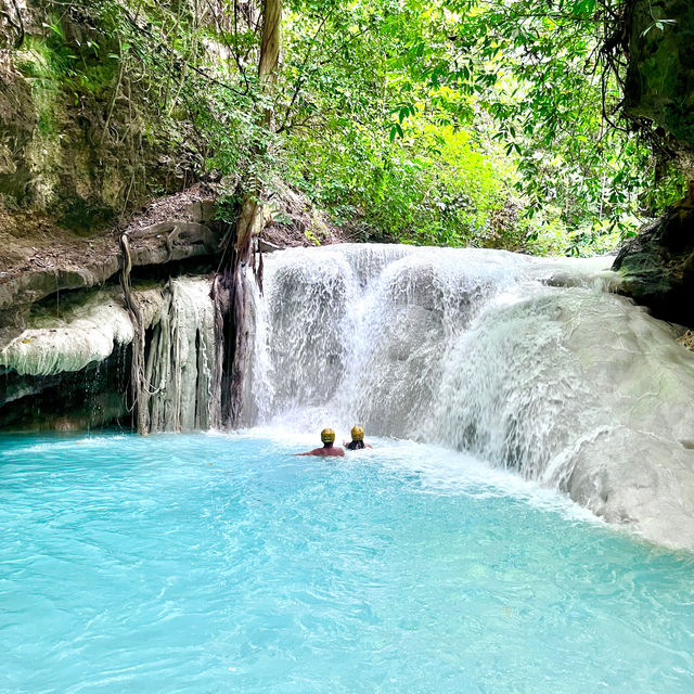 Unleash the Thrills: Explore Cebu's Breathtaking Canyons! 🌴🌼