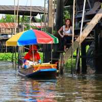 นั่งเรือ ไหว้พระ นั่งชิลล์คาเฟ่ คลองอ้อมนนท์