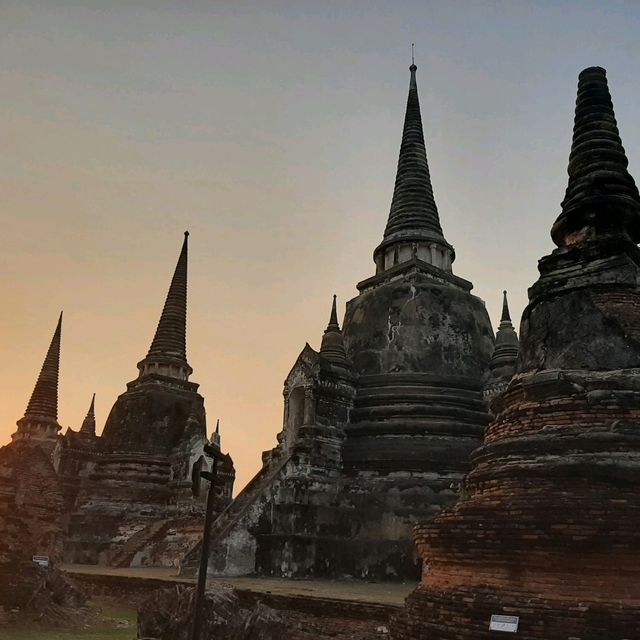 วัดพระศรีสรรเพชญ์ ต้นแบบวัดพระศรีรัตนศาสดาราม 