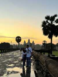 Worth it to wake up crack of dawn! Sunrise in Angkor Wat is a must to do🌅