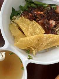 โหน่งชะชะช่าบะหมี่เกี๊ยว🍜