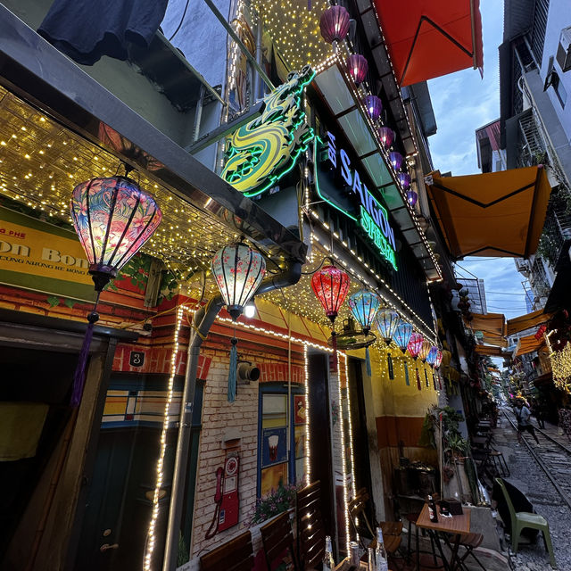 ベトナム🇻🇳ハノイ“トレインストリート”。