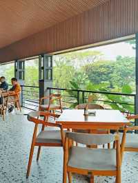 CROVECOFFE | THIS GARDEN-VIEW CAFE