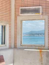 Enjoy this summer by the ocean at Tiaoshi Bus Stop🌊