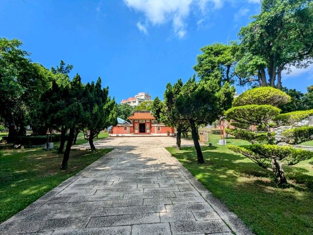 台南-台灣第一個古蹟保存區：五妃廟