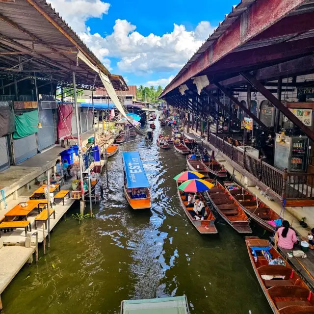 ดำเนิน沙朵水上市場