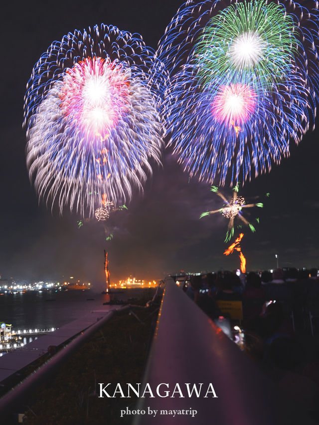 30分で終わる花火だけど20,000発【神奈川】みなとみらいスマートフェスティバル 