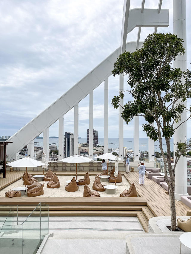 Arbour Hotel Pattaya ที่พักสระว่ายน้ำวิวสุดปัง