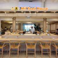 🍰🌻: Mil Toast House