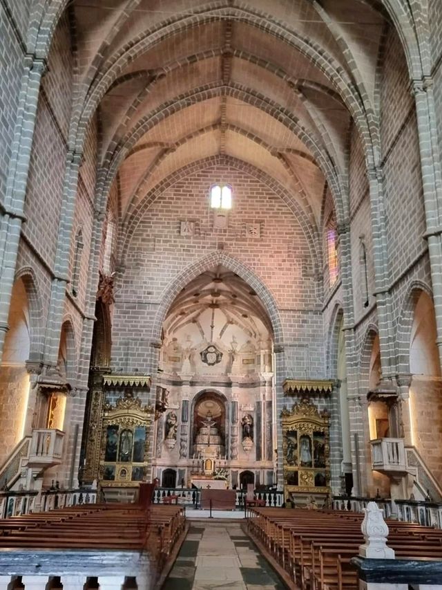 葡萄牙Evora古城遺跡，Almendres Cromlech巨石陣