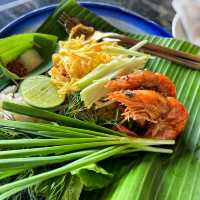 Eat like a local @ Rongros, an authentic Thai eatery by the riverbank of Chao Pharaya River