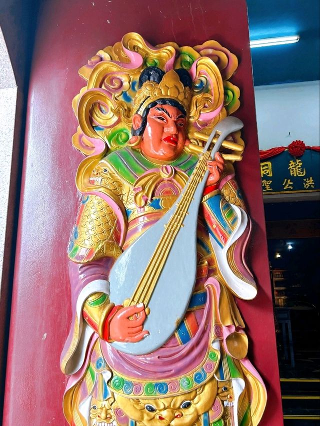 Black Dragon Cave Temple in Yong Peng 