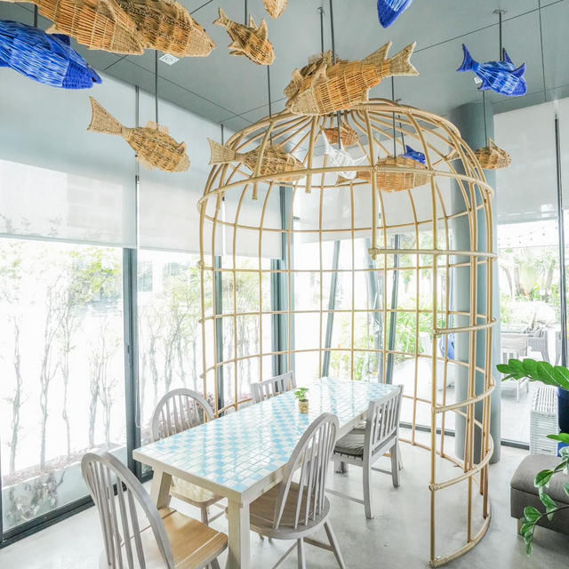 Café Kantary by the Sea