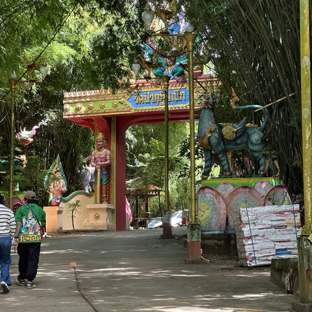 วัดที่สูงที่สุดในประเทศไทยทางขึ้นผ่าน 111 โค้ง
