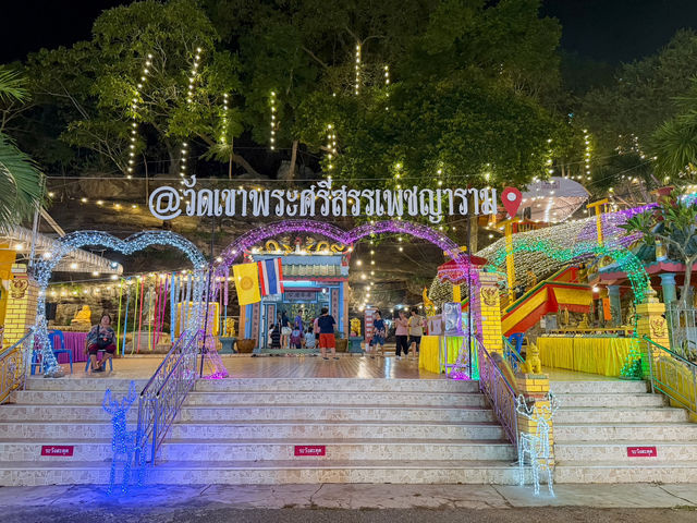 รีวิว เทศกาลลอยกระทงวัดเขาพระ 2024 