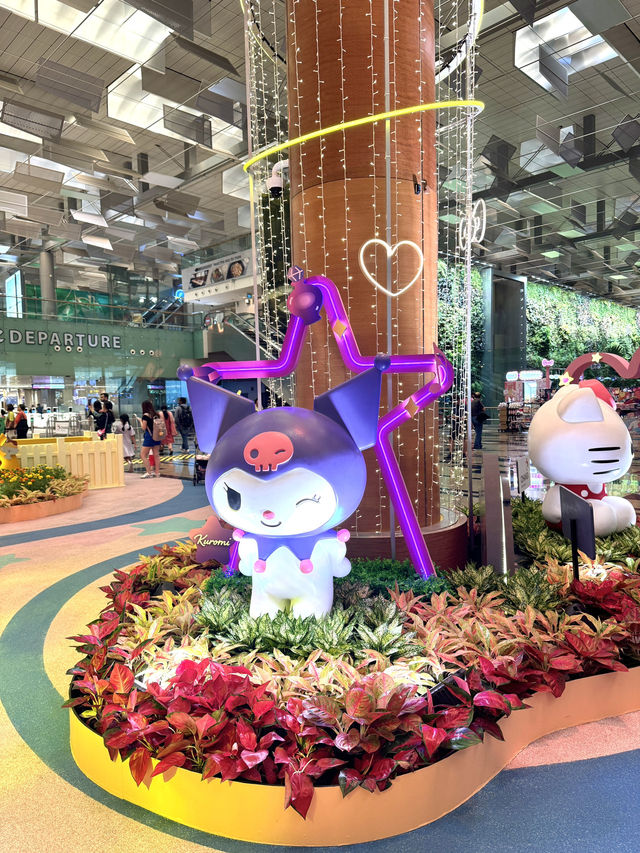 🇸🇬 Snap a Picture with Hello Kitty at Changi Airport Terminal 3