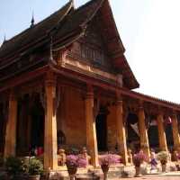 ชมหอพระแก้วและวัดสีสะเกด ตำนานแห่งเวียงจันทน์