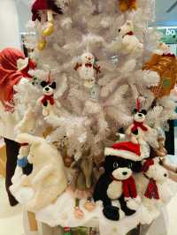 Festive Vibes and Holiday Finds at 1 Utama