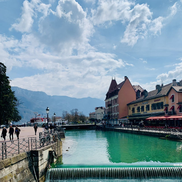 Pont Perrière: A Historic Gem in Annecy