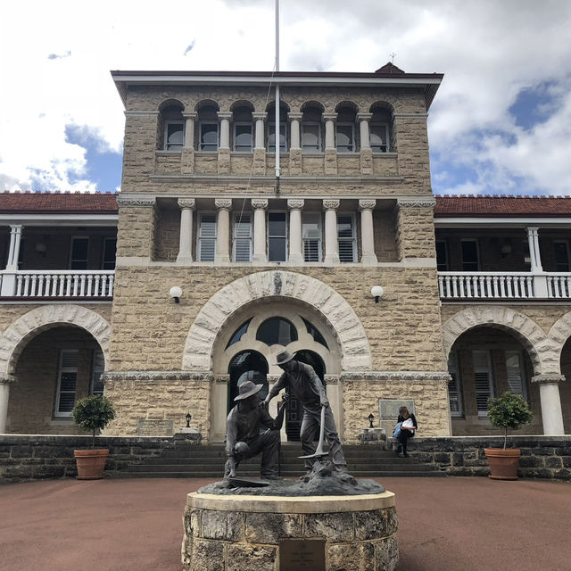 Perth Mint: Where Gold Meets History