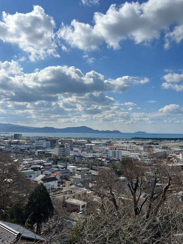 日本和歌山 青山環繞下的古老紅廟紀三井寺⛩️