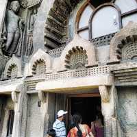 (アジャンター)世界遺産の石窟寺院
