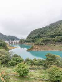 【群馬県/四万温泉】みる位置によって色が変わる！？シマブルーが美しすぎた