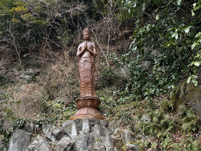 探訪熱海興亞觀音：俯瞰相模灣的和平象徵