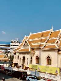 The SPECTACULAR Wat Traimit in Bangkok 😍🥹