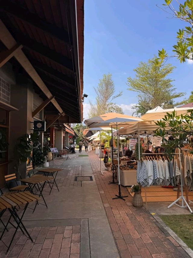 Jing Jai Market 🌳✨ 